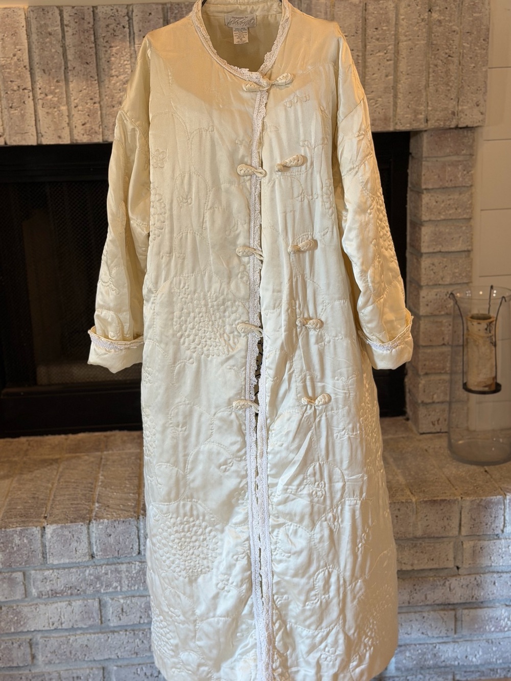 Vtg Lord & Taylor Ivory Satin Robe Embroidered Frog Closure Long Pale Yellow SM